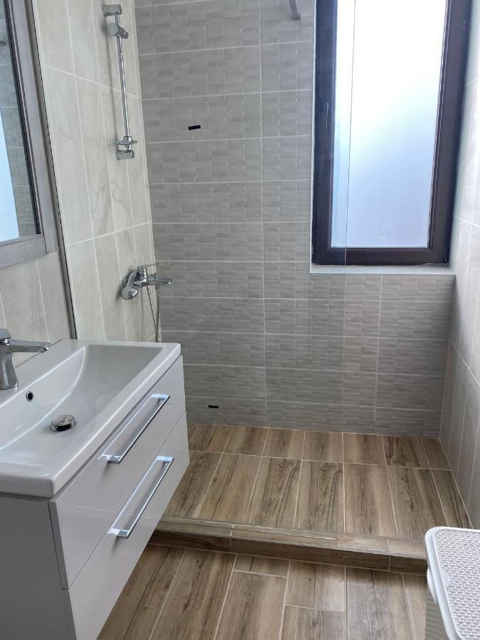 Apartament Lucian Apartment Ramnicu Valcea Exterior photo