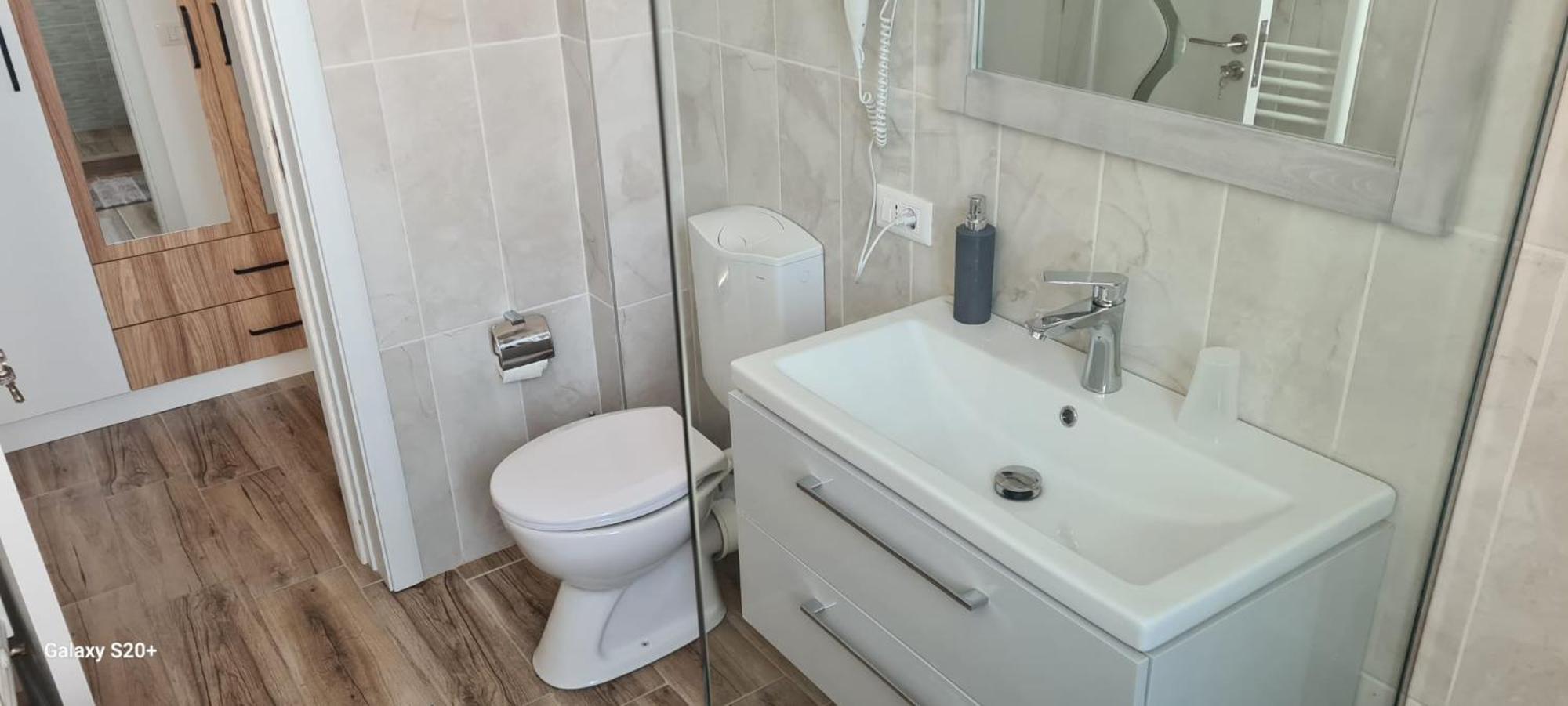 Apartament Lucian Apartment Ramnicu Valcea Exterior photo