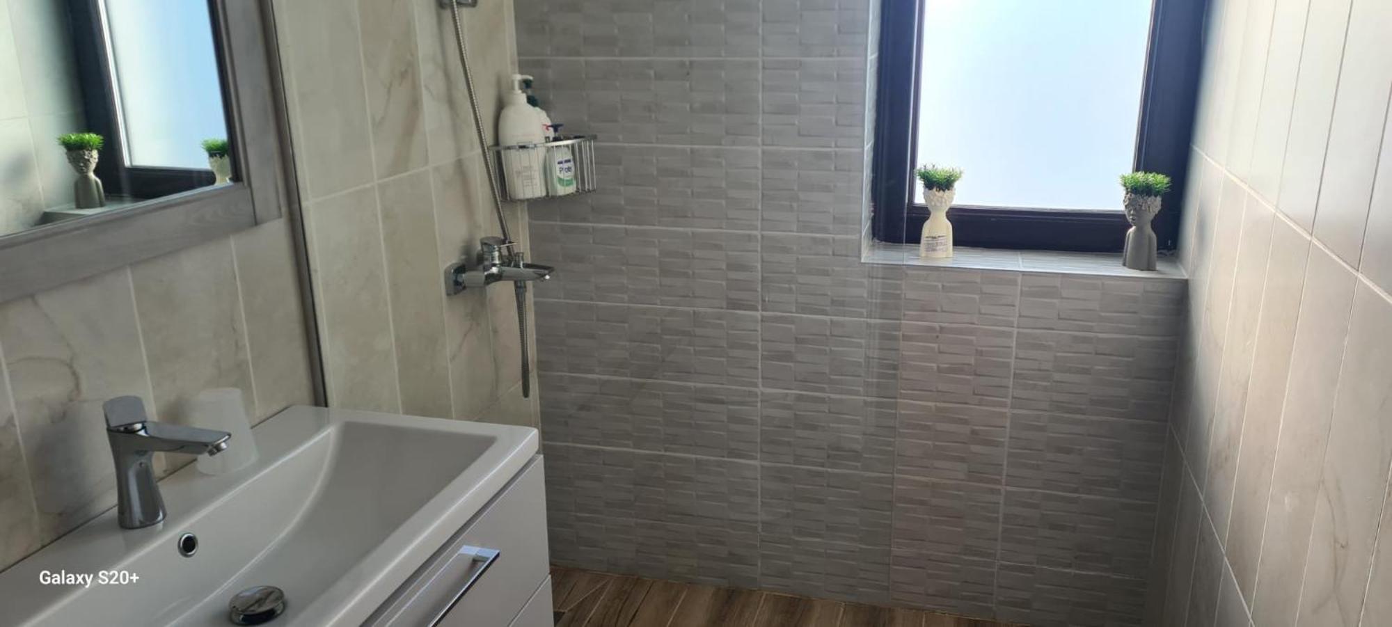 Apartament Lucian Apartment Ramnicu Valcea Exterior photo