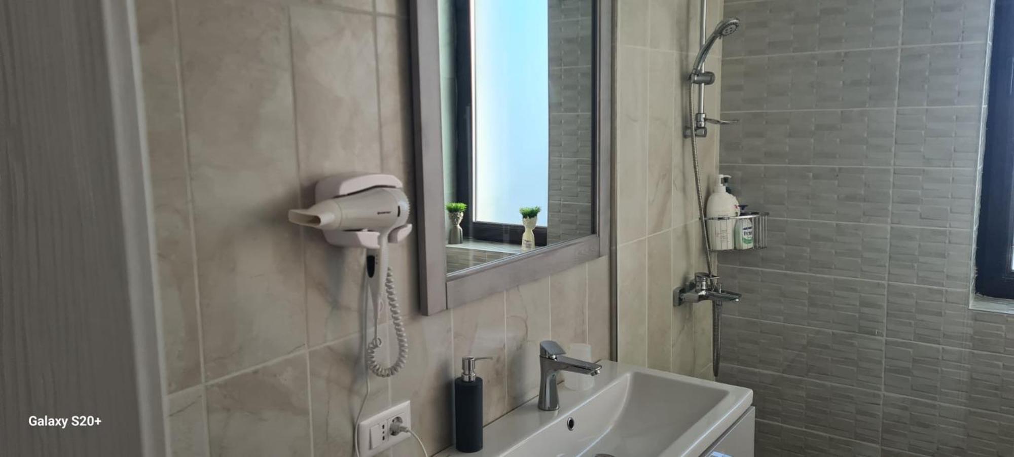 Apartament Lucian Apartment Ramnicu Valcea Exterior photo